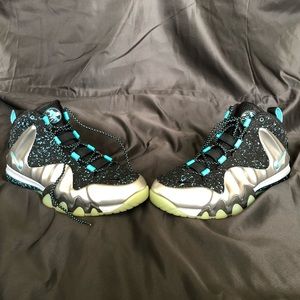 Nike Barkley Posite Max Metallic Silver